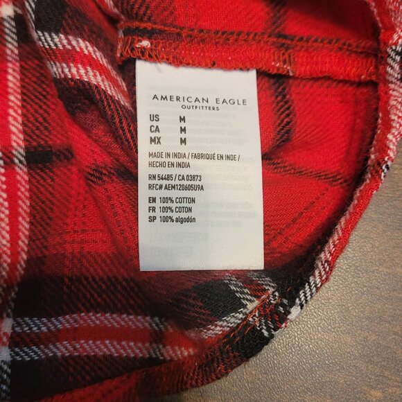 American Eagle Flannel Plaid Cropped Shirt M Oversized Pocket Red Black White - Picture 4 of 10